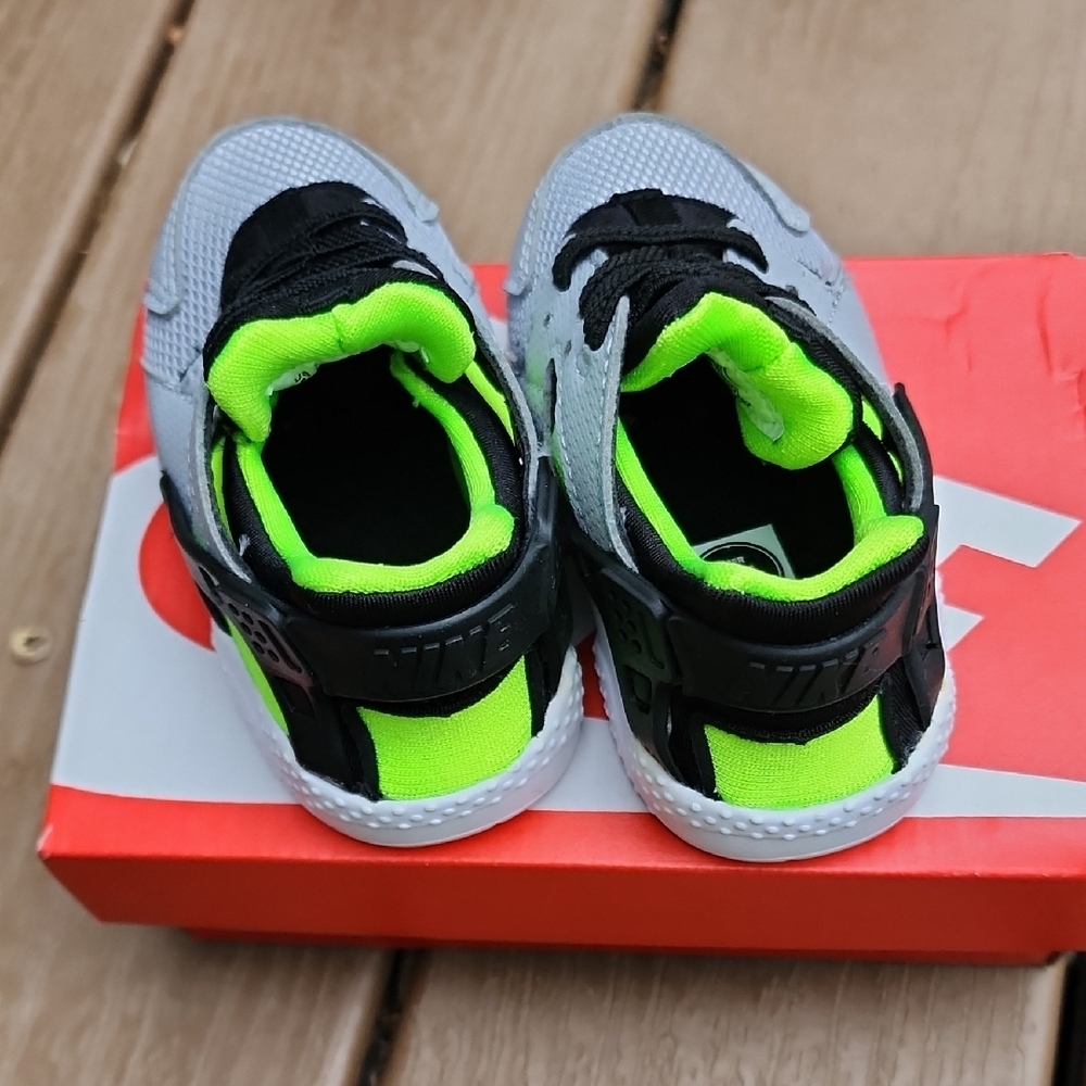 Nike Huarache‎ Run TD Toddler Shoes Wolf Grey Electric Green 5c - Picture 4 of 6